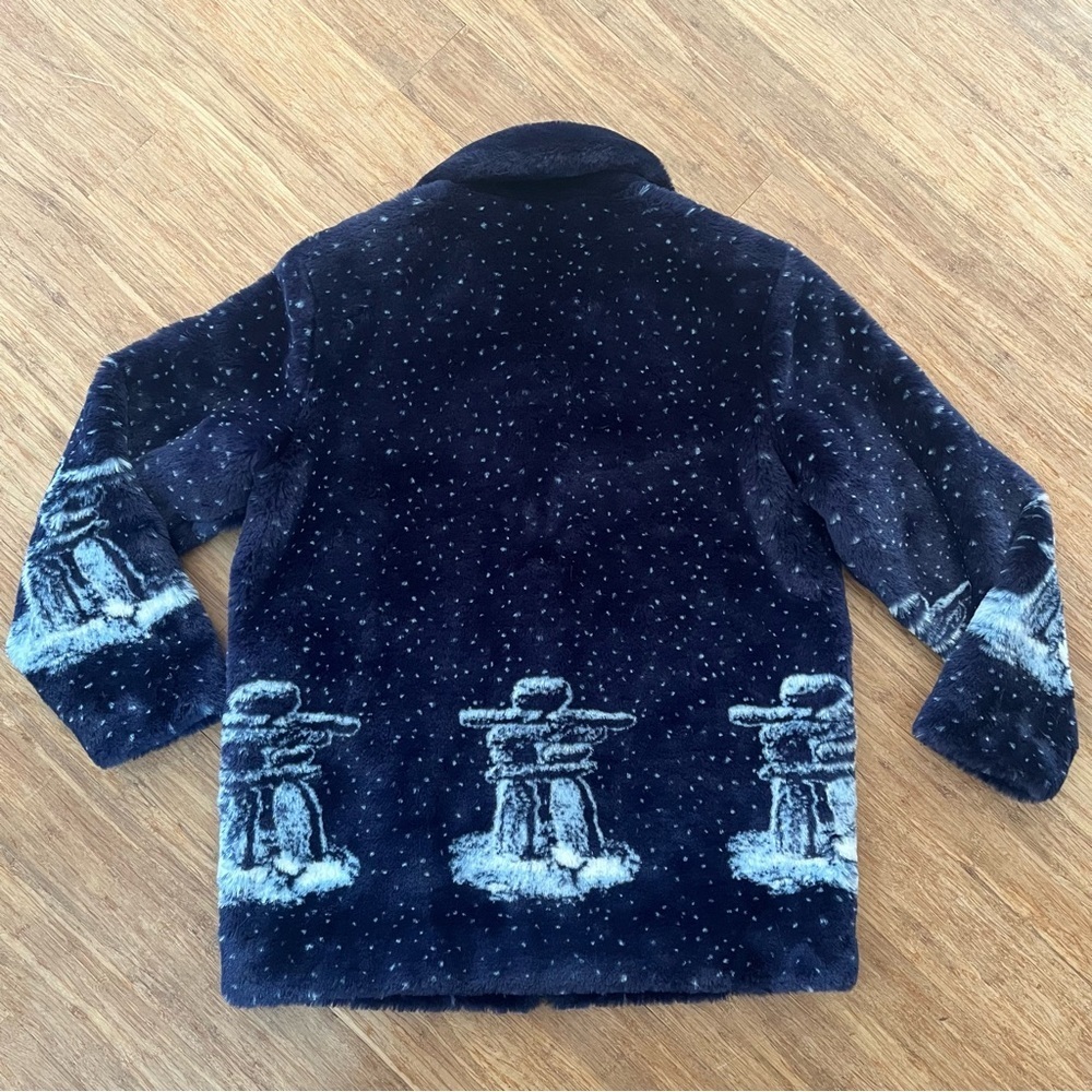 Northern Lifestyles Inukshuk Faux Fur Jacket XS | Arctic Winter Scene Plush Coat - Picture 6 of 6